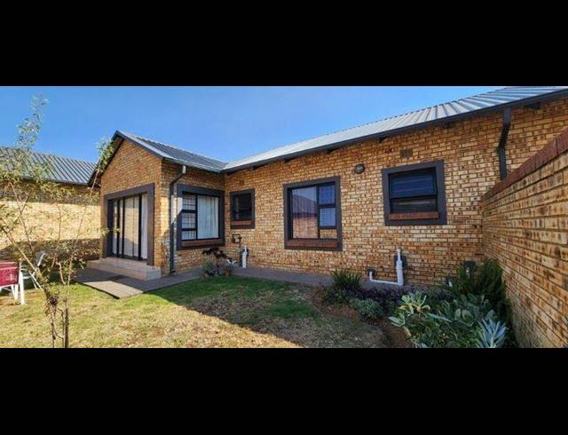 3 BEDROOM HOUSE FOR SALE IN NEWMARKET